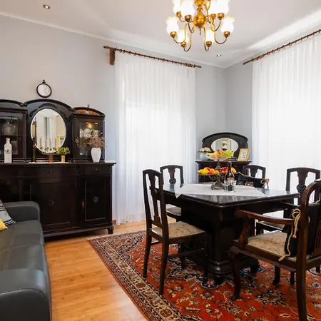 Villa Celio-cega For 4+2, Center Trogir