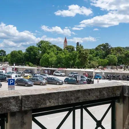 Celio-cega For 4+2, Center *