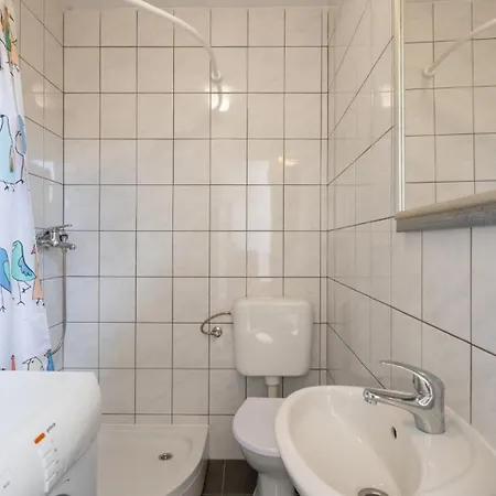 Celio-cega For 4+2, Center