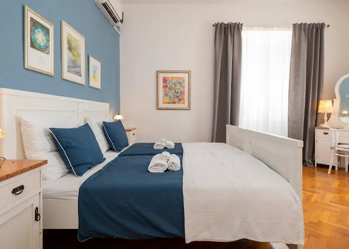 Celio-cega For 4+2, Center Villa *