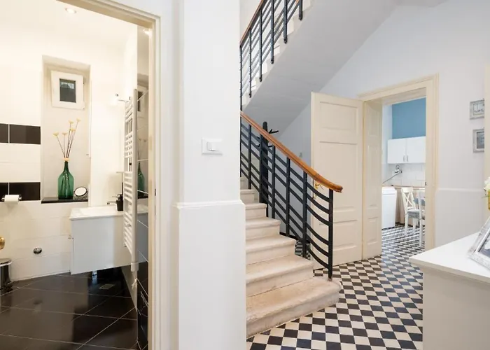 Celio-cega For 4+2, Center * Trogir