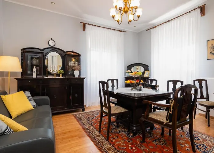 Вілла Celio-cega For 4+2, Center Трогір