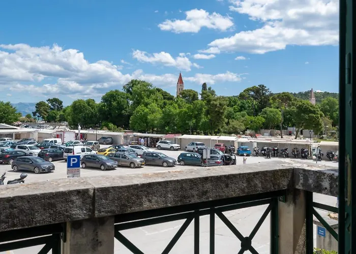 Celio-cega For 4+2, Center *