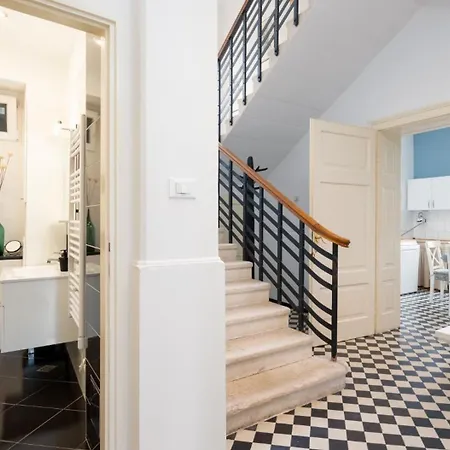 Celio-cega For 4+2, Center * Трогір